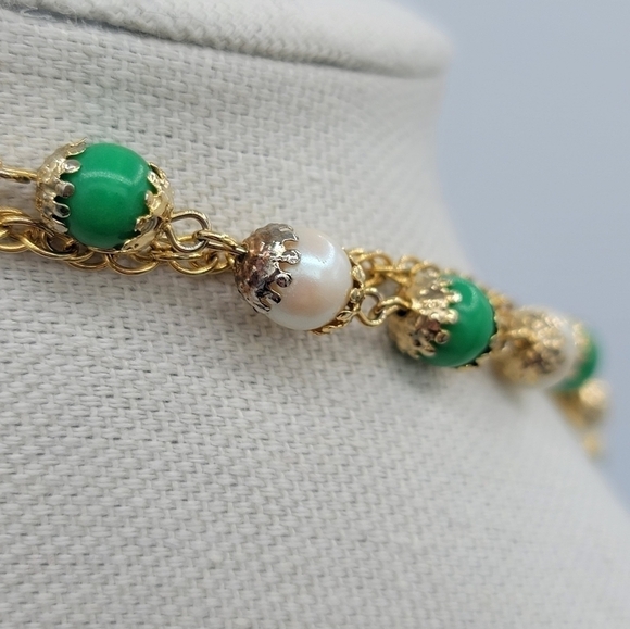 Vintage Necklace Goldtone Faux Pearl & Green Necklace #751 - Picture 6 of 12